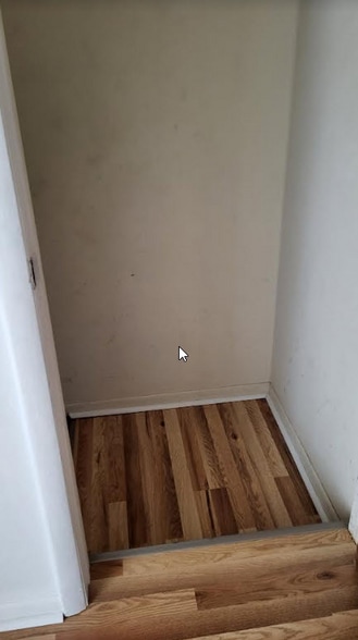 Building Photo - 2719 Narraganset Dr