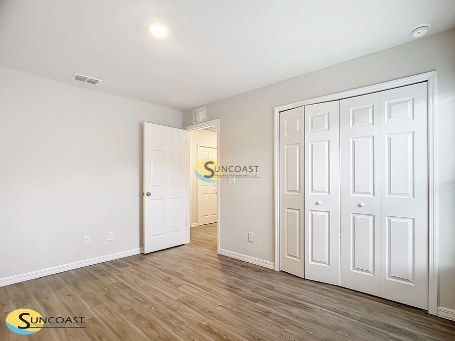 Building Photo - 405 Marion Oaks Golf Rd