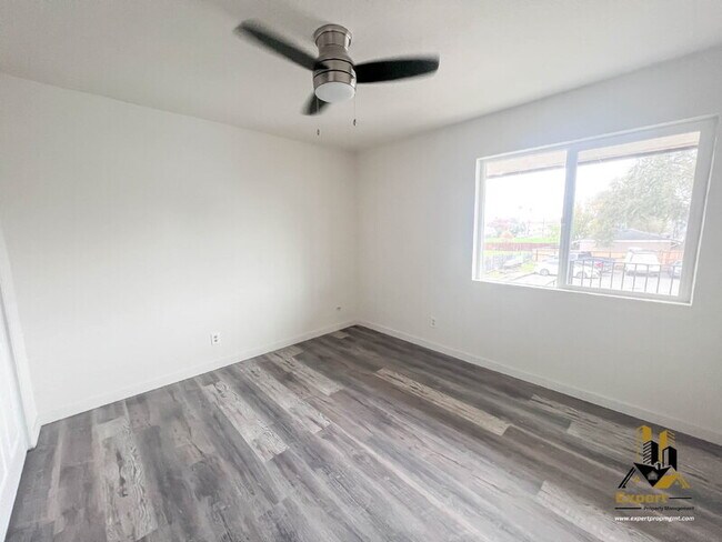 Building Photo - 1507 Nogales St