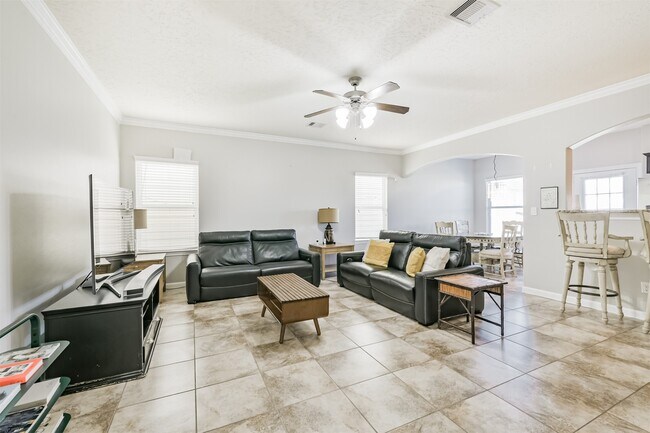 Building Photo - 1822 Don Alejandro