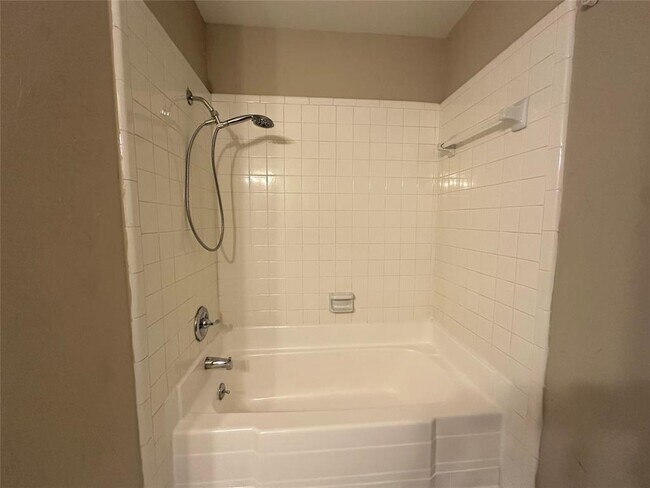 Building Photo - 10627 Sandpiper Dr