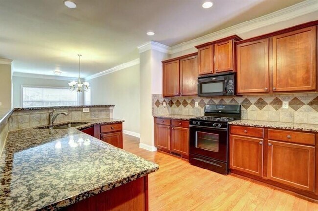 Building Photo - 12820 Doe Dr