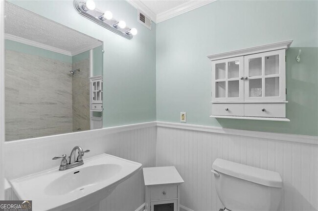 Building Photo - 2045 Brian Way