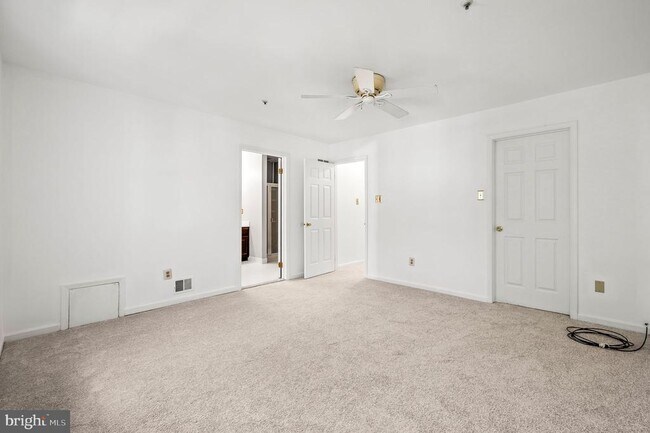 Building Photo - 1430 Redwood Ct