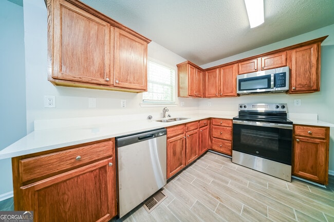 Building Photo - 6793 Merrywood Dr