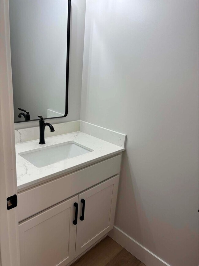 Building Photo - Brand-New Townhomes Near 5 Mile & East Beltline