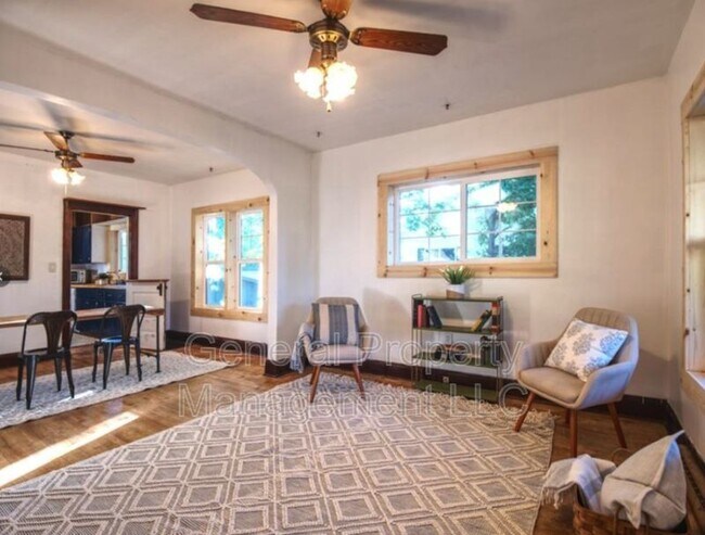 Building Photo - Charming 4 Bedroom, 1 Bathroom Home For Rent