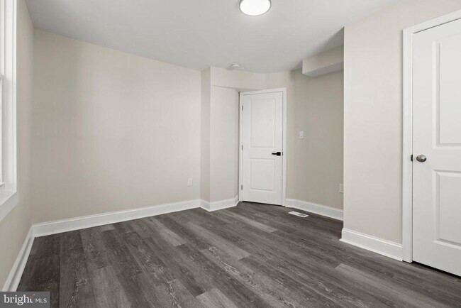 Building Photo - 505 McCabe Ave