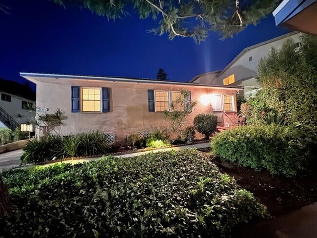 Building Photo - One bedroom, one bath in La Crescenta