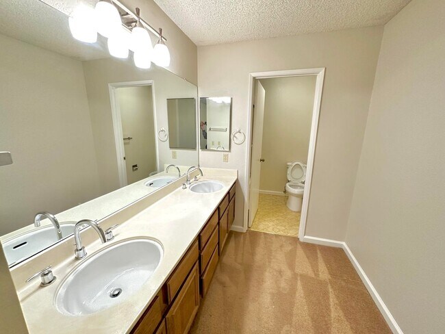 Building Photo - COMING SOON! | $3,690 / 3 BR - GORGEOUS THREE BEDROOM HOME IN PARKMONT AREA OF CENTRAL FREMONT