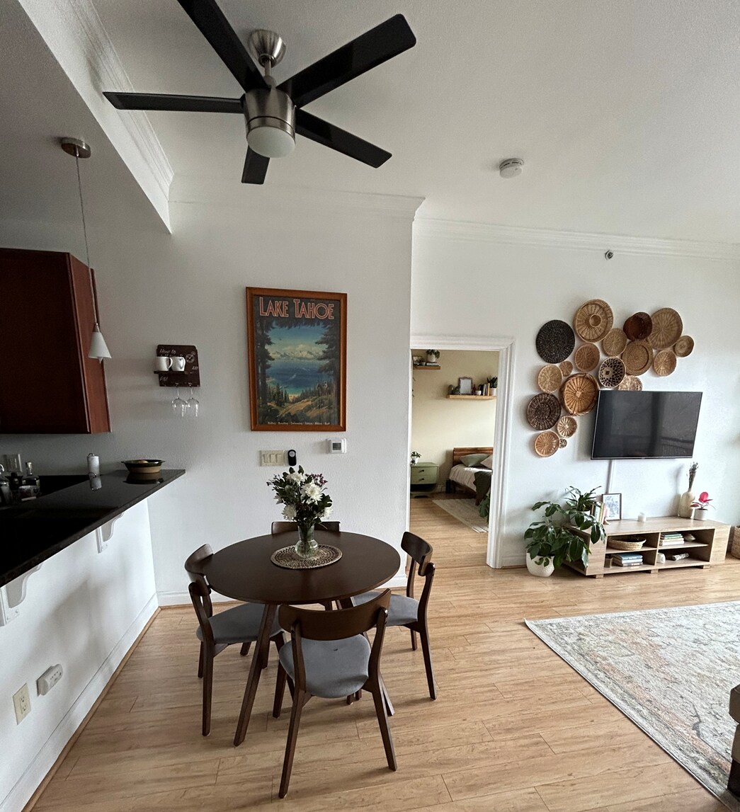 Building Photo - 1700 N Emerson St