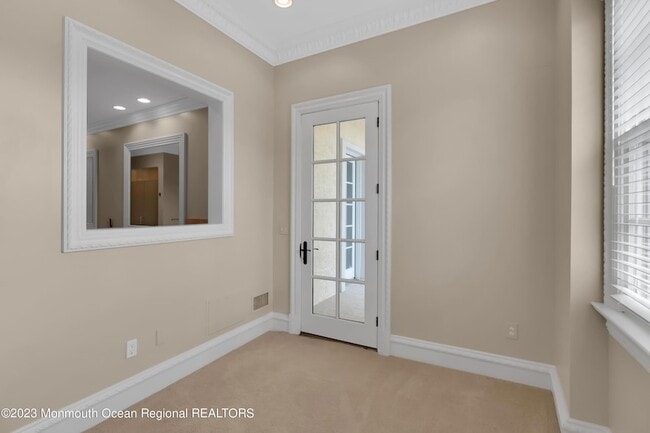 Building Photo - 131 Oval Rd