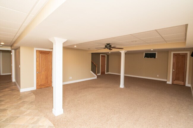 Building Photo - 405 Galway Dr