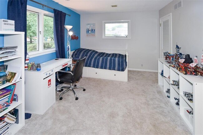 Building Photo - 24735 Twickenham Dr