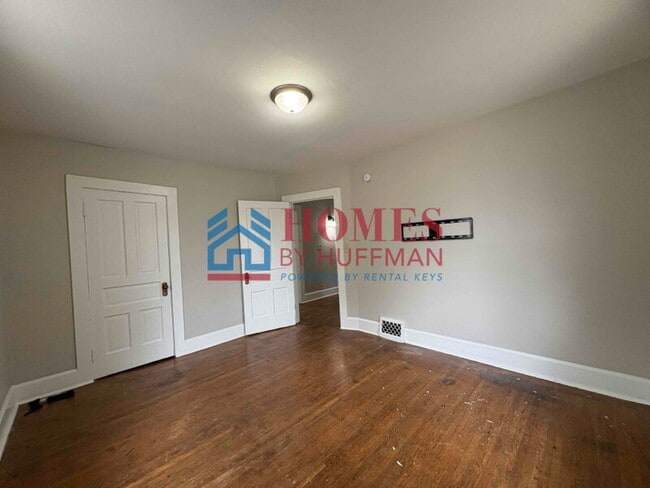 Building Photo - Spacious 3 Bedroom House | Two-Story | Loc...