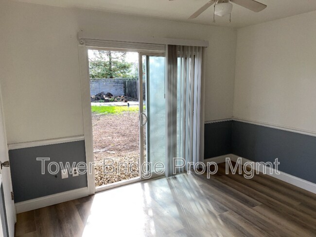 Building Photo - 1328 School St