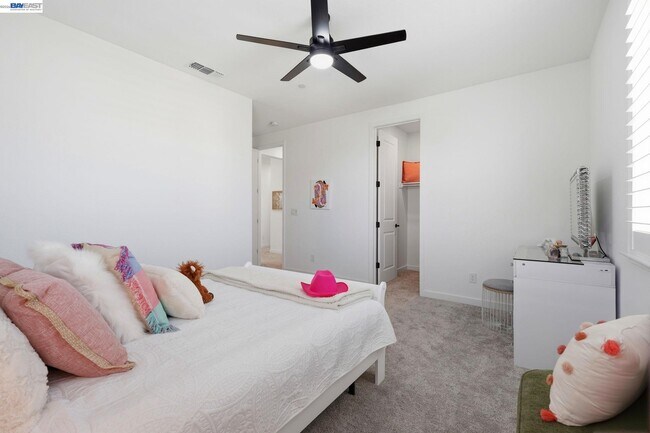 Building Photo - 1550 Plumas Dr