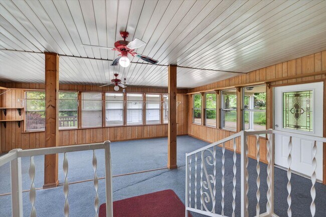 Building Photo - 2 Bedroom Dog Friendly Home For Rent With Large Bonus Room!