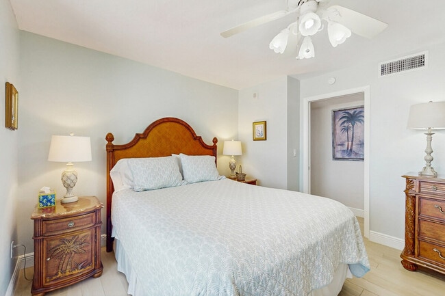 Building Photo - 26300 Hickory Blvd