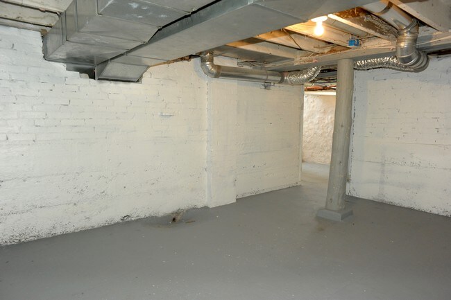 Building Photo - 234 Marion Ave NW