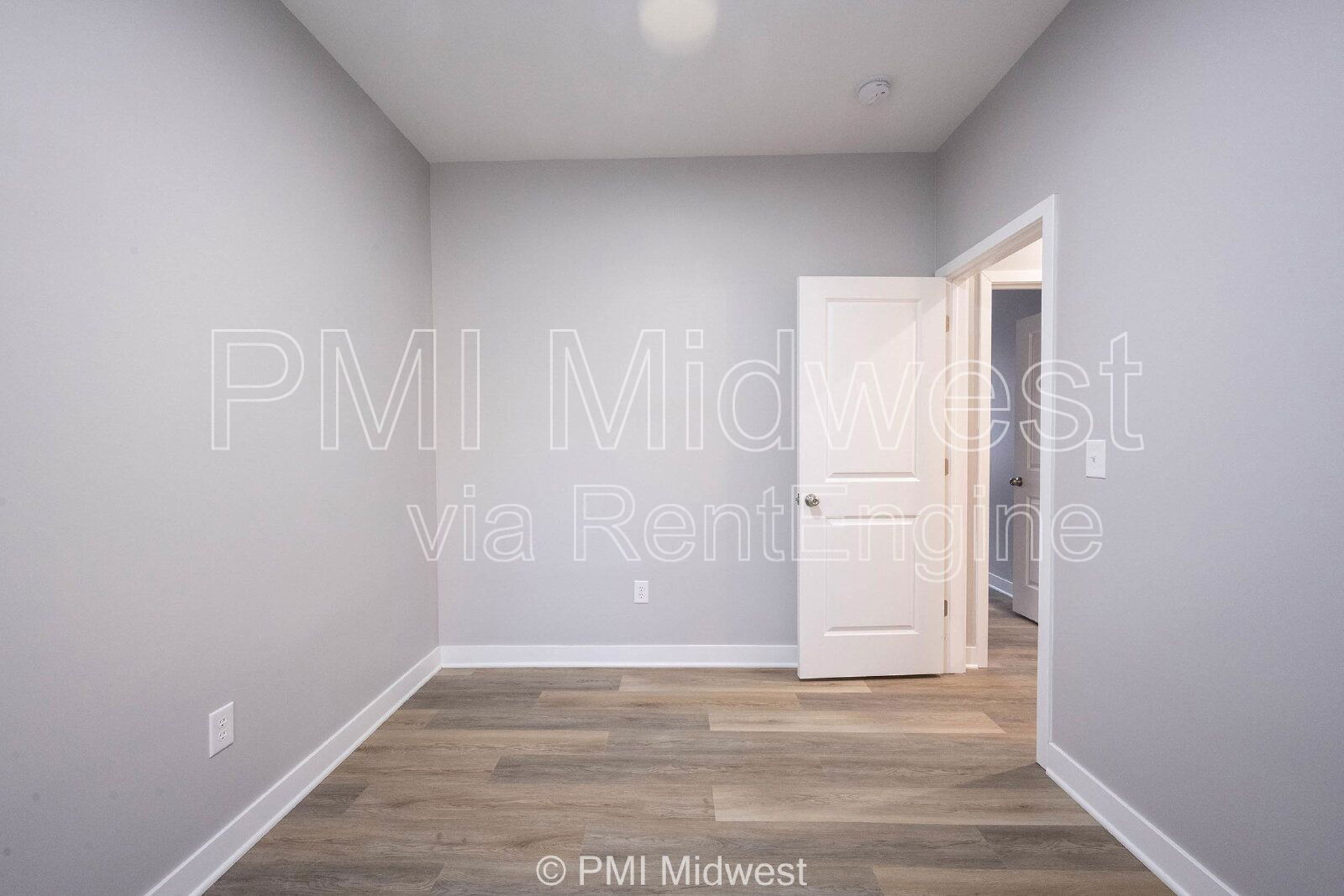 Building Photo - 224 W 28th St