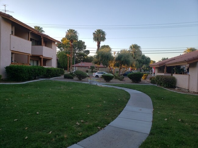 Building Photo - 1515 E Reno Ave