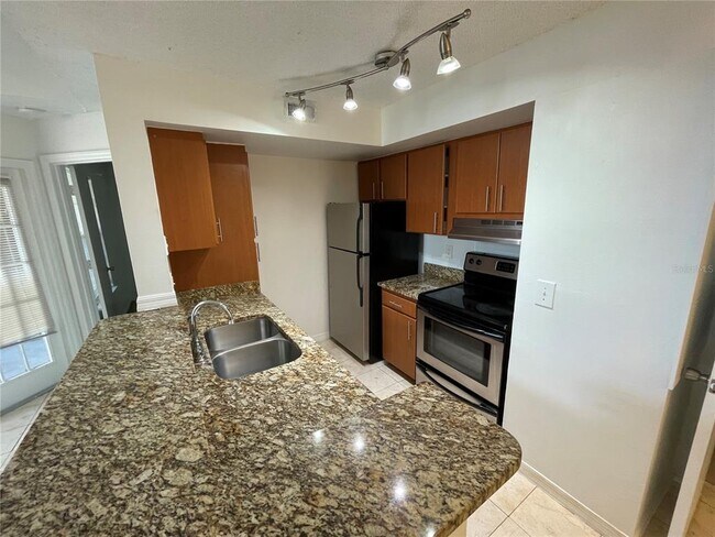 Building Photo - 409 Fountainhead Cir