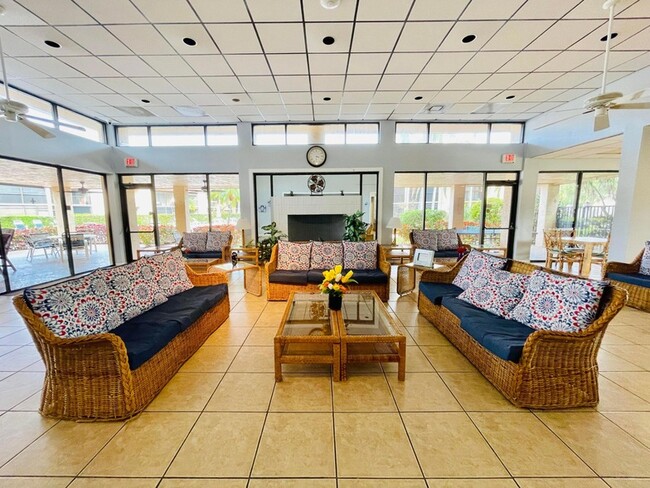 Building Photo - 2297 SW 15th St