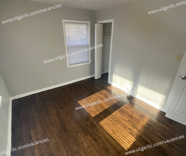 Building Photo - 3 Large Bedrooms (Oversized Master) • 1 Bathroom • Single-Family Home