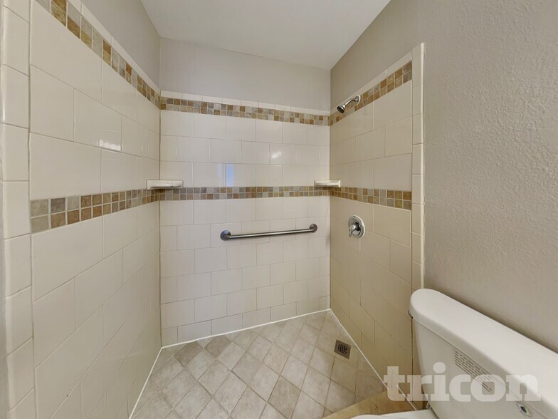 Building Photo - 6047 Calendar Ct E