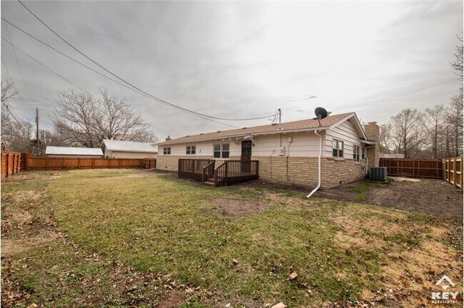 Building Photo - 6402 E 11th St N