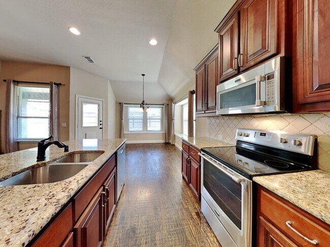 Building Photo - 3403 Cedar Ln