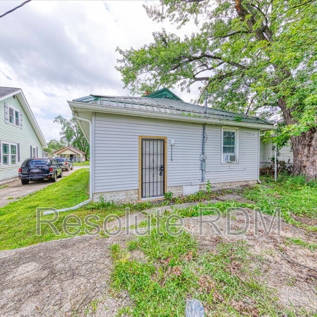 Building Photo - 1308 E Taylor St