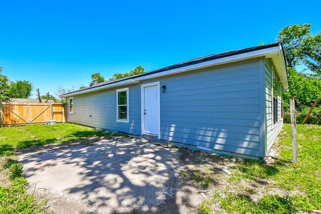 Building Photo - 5030 Rapido Rd