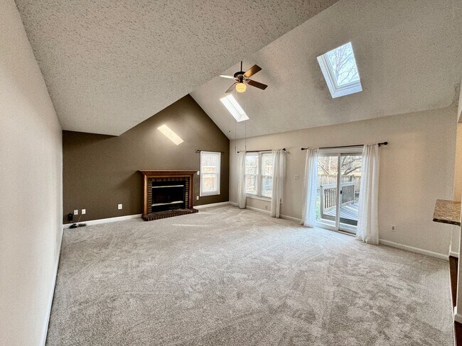 Building Photo - Golf Course Lot!! 4-Bedroom Home in Cypress Point!! Fenced Backyard & Dog Friendly!