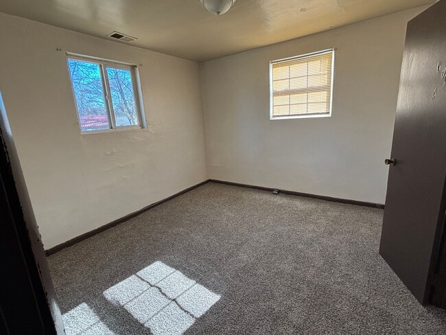 Building Photo - Affordable 2-bedroom 1 Bathroom Rental