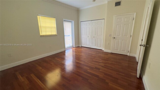 Building Photo - 5125 SW 102nd Ave