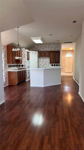 Building Photo - 2440 Ravenhurst Dr