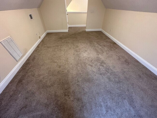 Building Photo - 789 Spence Dr