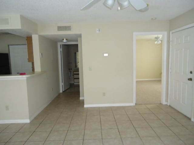 Building Photo - 1st Floor 2br/2ba Metrowest Condo with Pri...