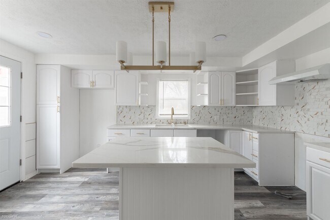 Building Photo - 3 br, 2 bath House - 513 Henry Street