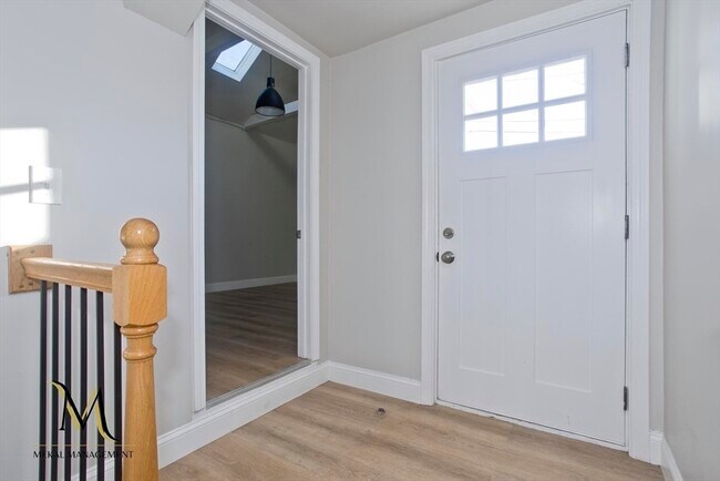 Building Photo - 78 Elm St