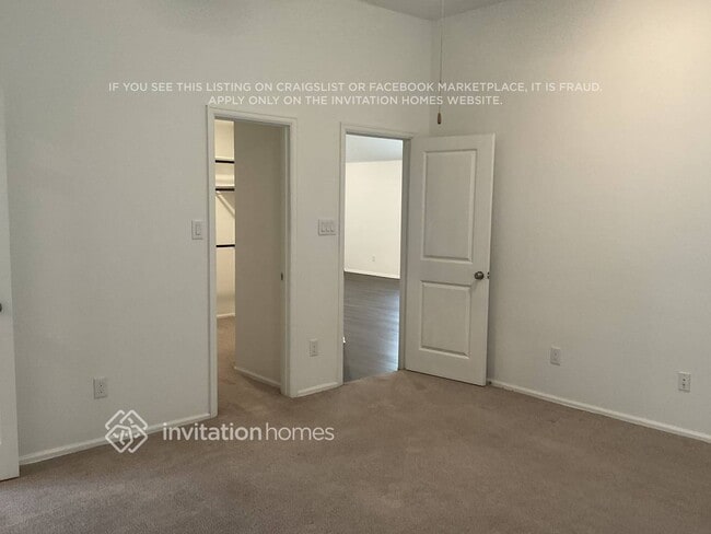 Building Photo - 445 Pecan Landing Ln