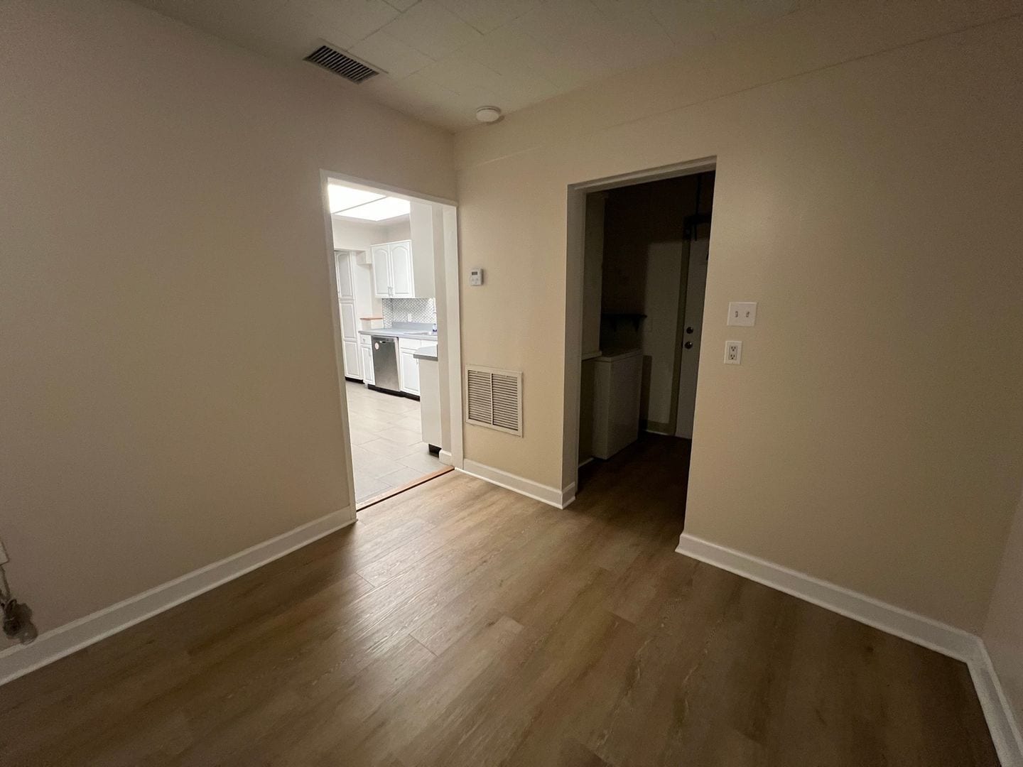 Building Photo - 2540 Elyria Ave