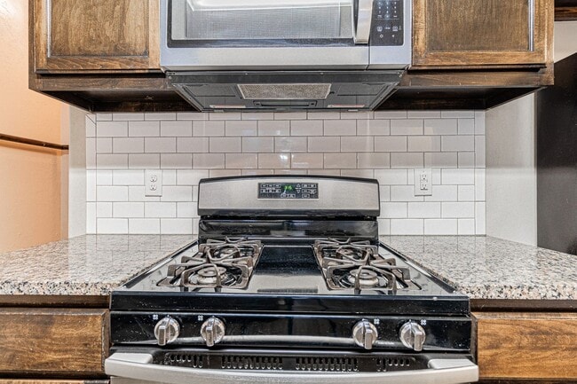 Building Photo - Buena Vida awaits for you!