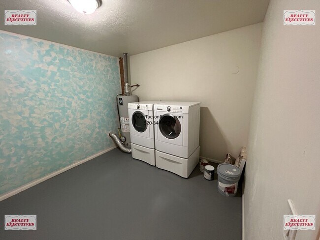 Building Photo - Tucson Blvd & Irvington Rd area - 4 Bedroo...