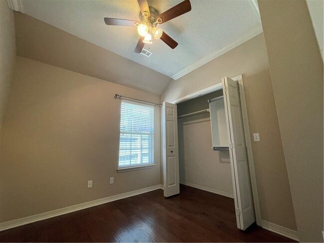Building Photo - 2770 N Ashbrook Dr