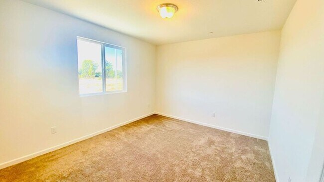 Building Photo - Beautiful Two Story Home in the Olivewood ...