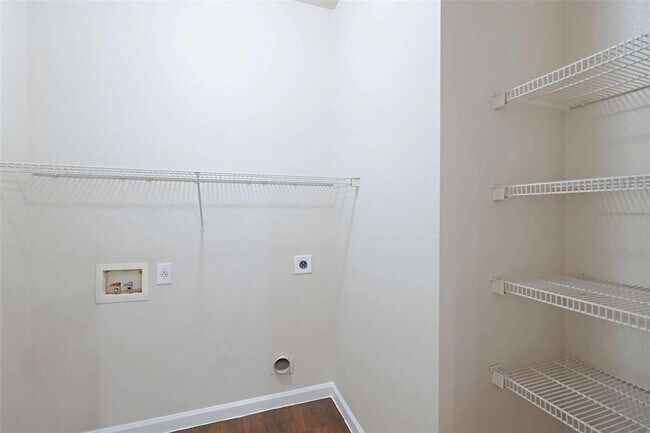 Building Photo - 10505 S I-35 Frontage Rd