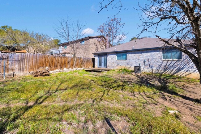 Building Photo - One story rental home in NW San Antonio!
